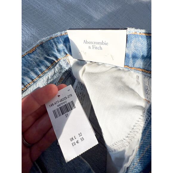 Abercrombie & Fitch | NWT High Rise 90s Cutoff Short in Light Wash | Sz 27 - Picture 10 of 11